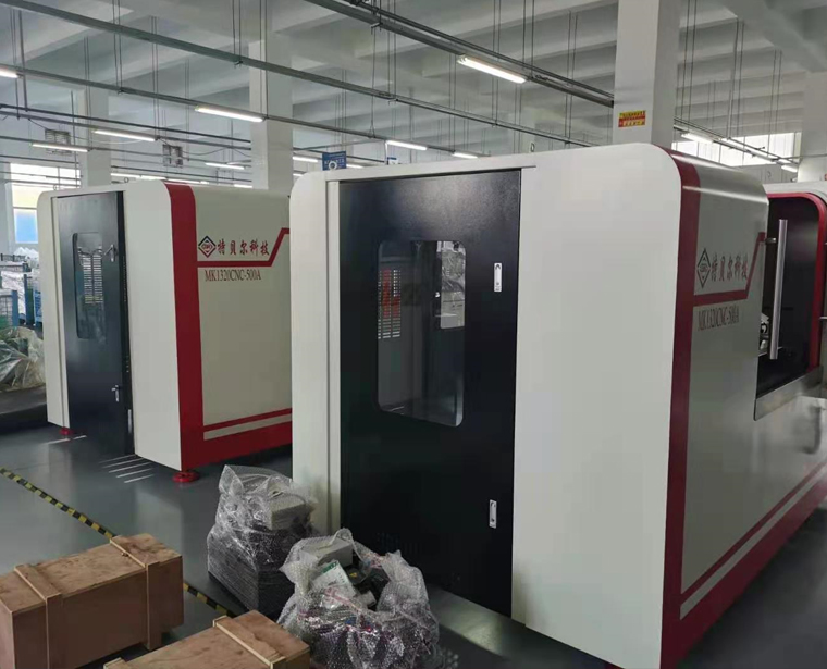 两台MK1320CNC-500A交付客户使用